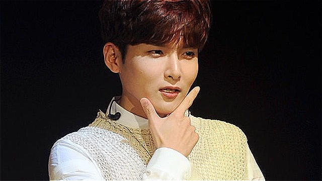 슈주 려욱, 팬 추락사고 후 함께 병원行…"자책 들고 마음 너무 힘들었다"