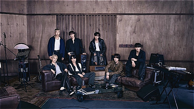 [뮤직Y] "무덤에서 듣고 싶은 노래"…BTS 'SWIM'의 '올해의 노래' 수상 의미