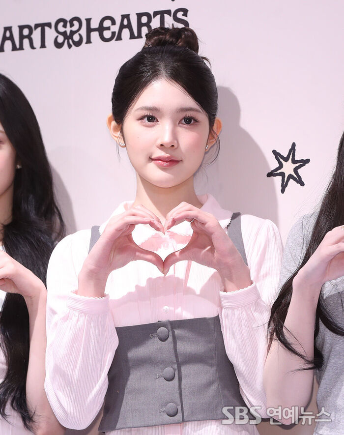 Hearts2Hearts A-NA Shines with a Sparkling Heart