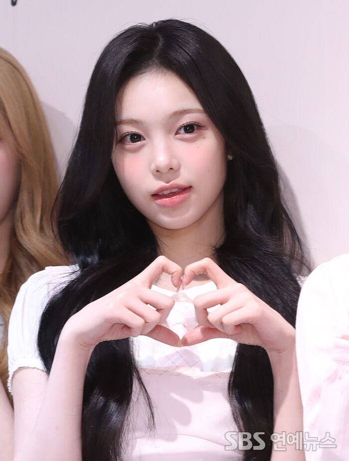 Hearts2Hearts IAN Is the Blueprint for a Girl Group Center