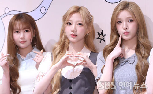 Doll Vibes' Hearts2Hearts STELLA Sends Hearts