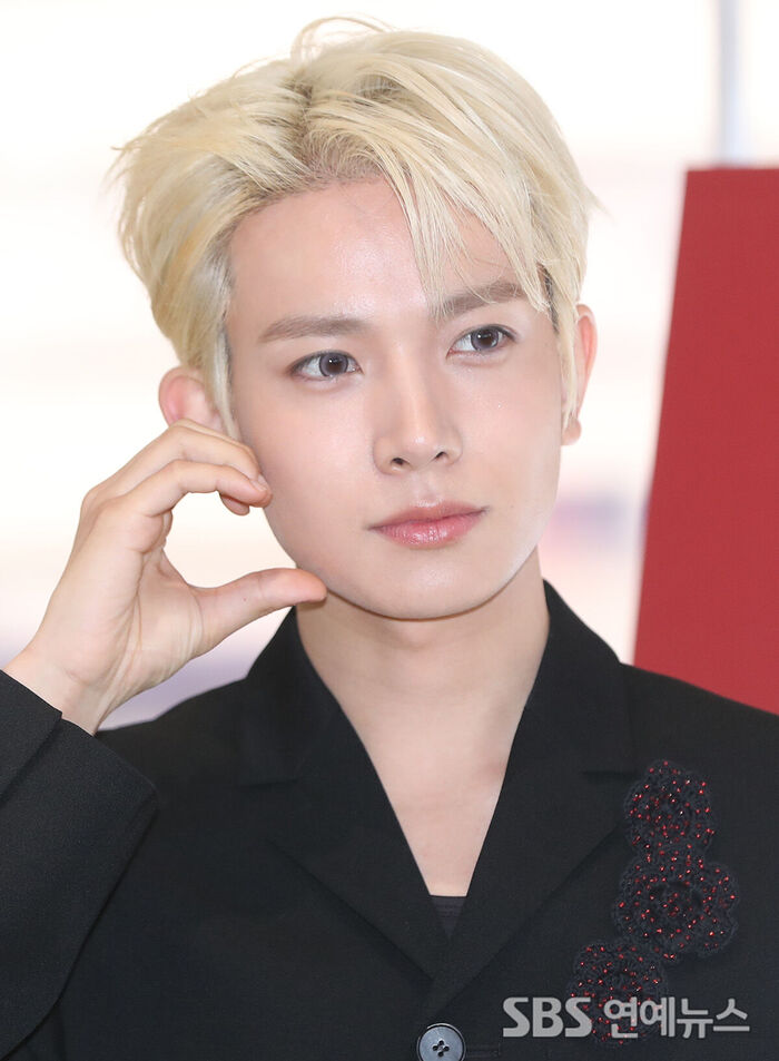 Former ENHYPEN Member Heeseung Makes First Official Appearance as 'EVAN'