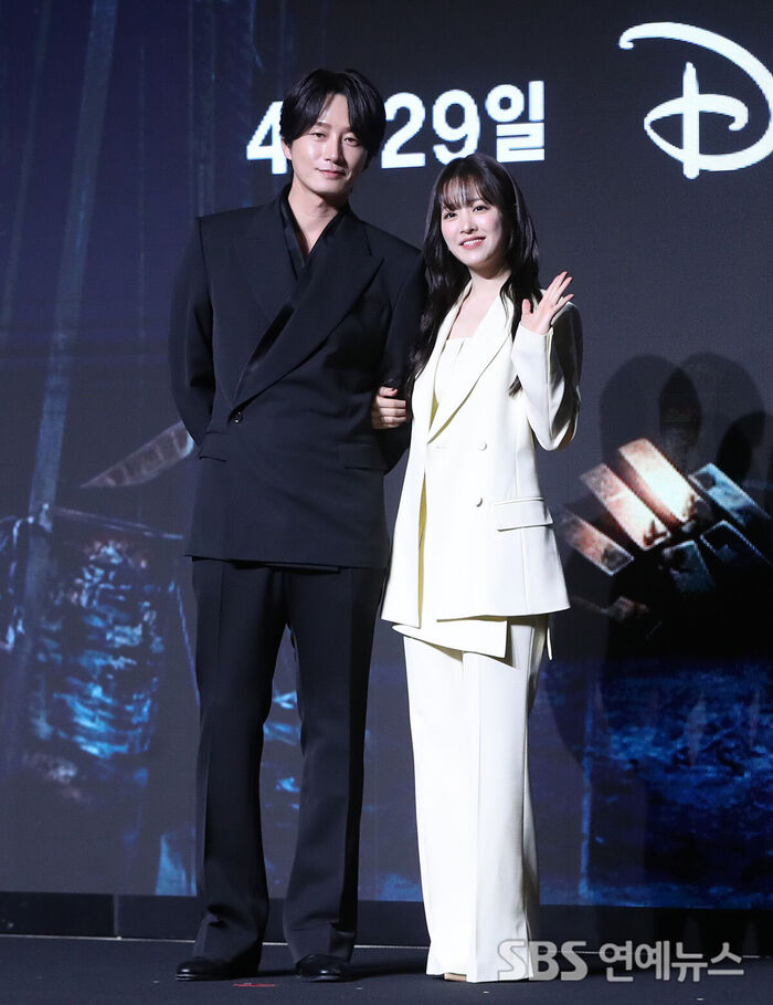 Lee Hyun-wook and Park Bo-young