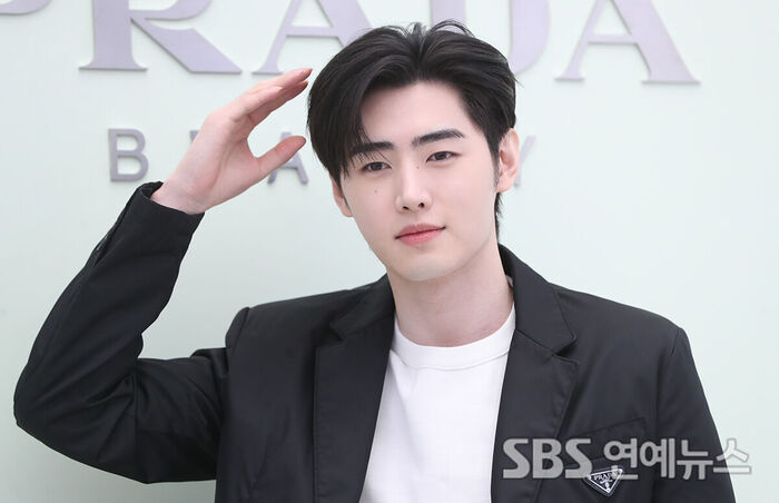 ENHYPEN's Sunghoon Captivates With Puppy-Like Charm