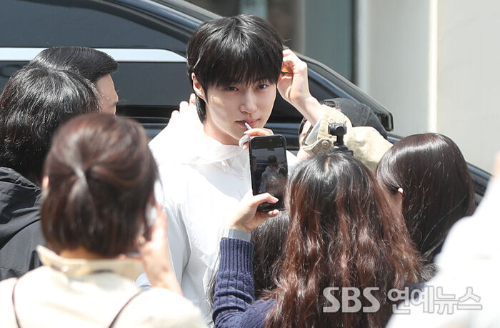 Byeon Wooseok, 'Prince IAN's Touch-Up'