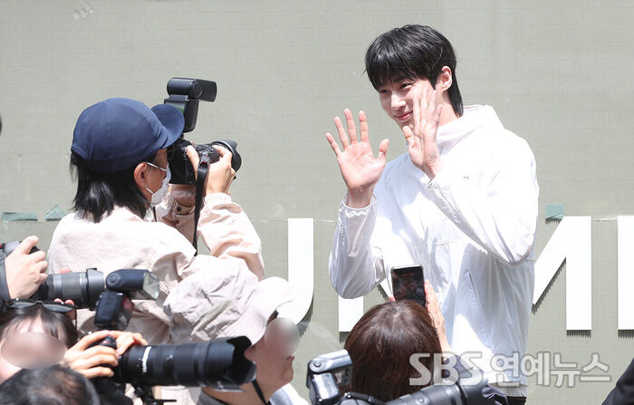 Byeon Wooseok Shines With Unmatched Presence