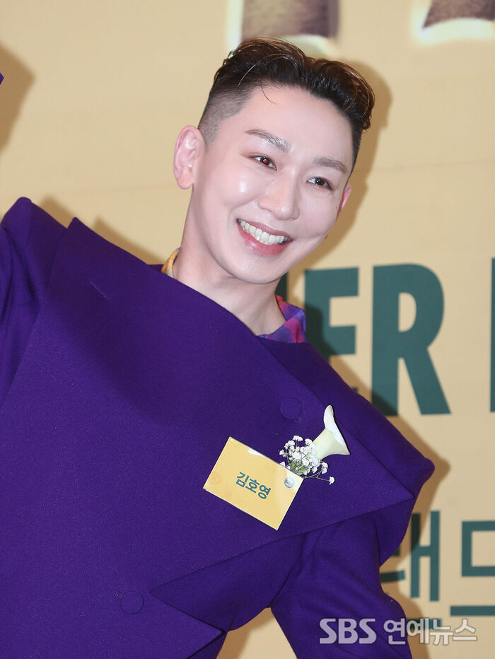 Kim Ho-young Brings His Signature Charm to the Red Carpet