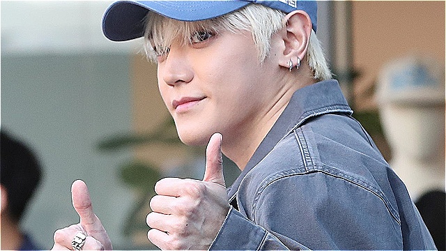 [E포토] NCT 태용, '끝까지 카메라 향해 엄지척'