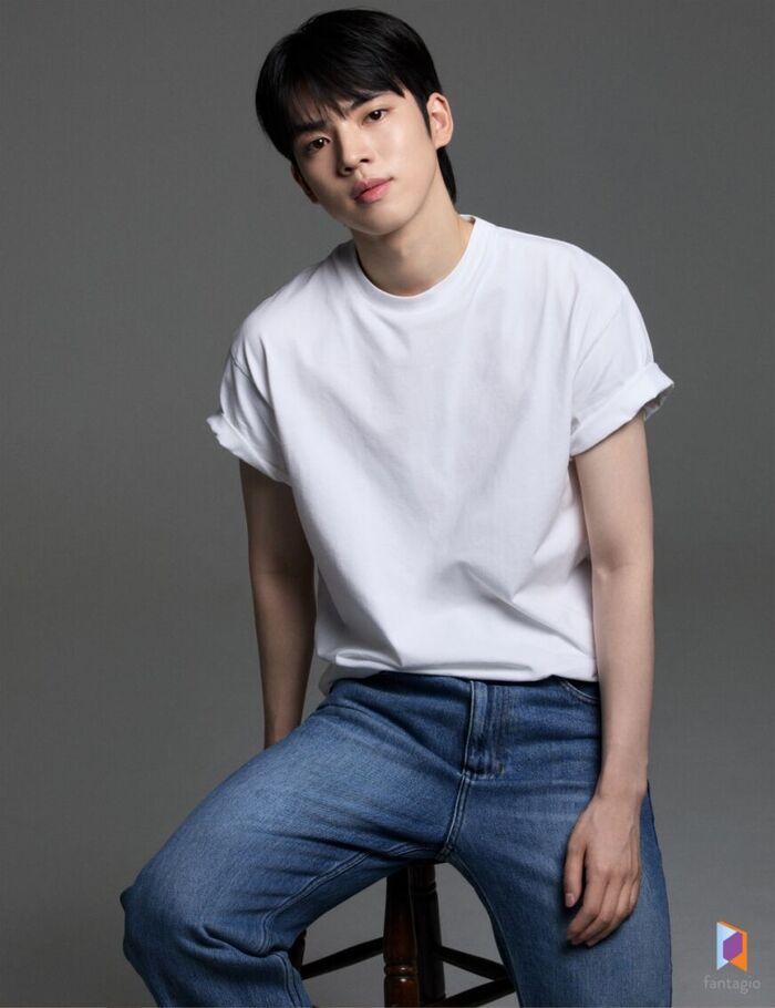 'Figure Skating Prince' Cha Jun-hwan Transforms: New Profile Photos Reveal Unrivaled Aura