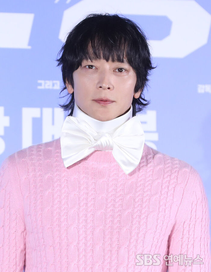 Gang Dongwon: 'My Face Is the Gift'