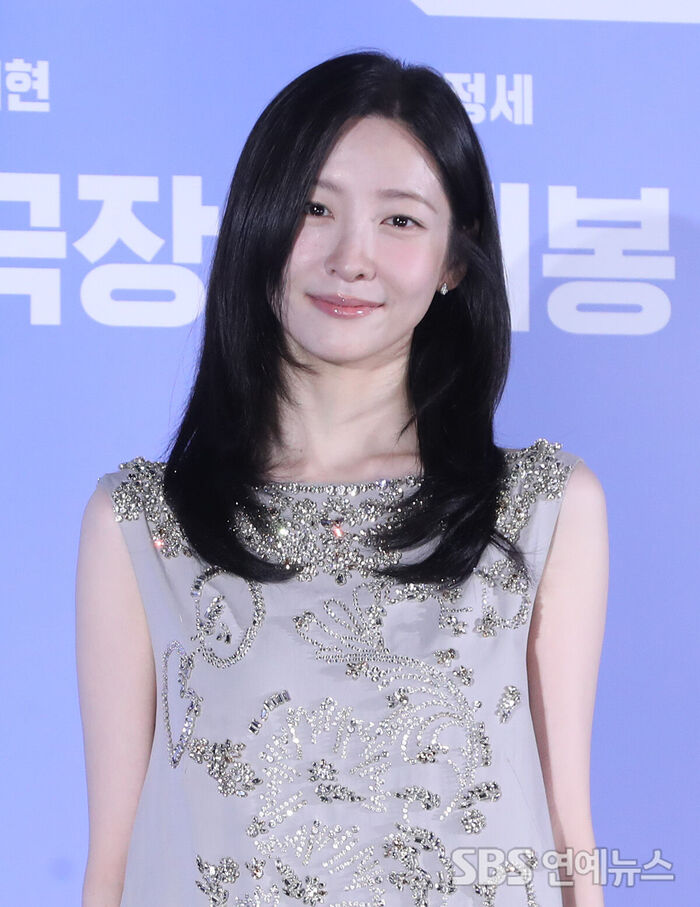 Park Ji-hyun Channels 'Girl Group Center' Energy at Movie Press Conference