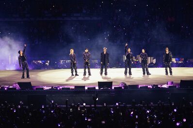 Mexico City Shakes for BTS: 35,000 Fans Gather Outside Stadium in Massive Show of Support
