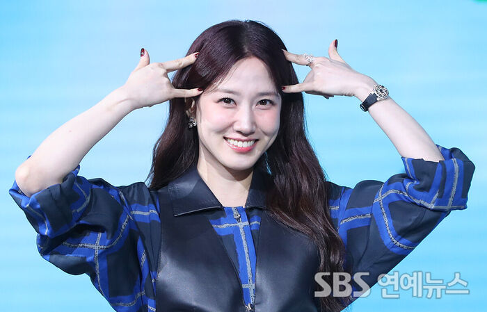 Park Eunbin Channels Her Inner Teleporter in Refreshing New Look