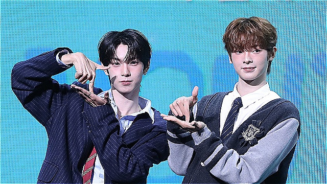 [E포토] 플레어 유, '보이즈 플래닛' 출신 듀오