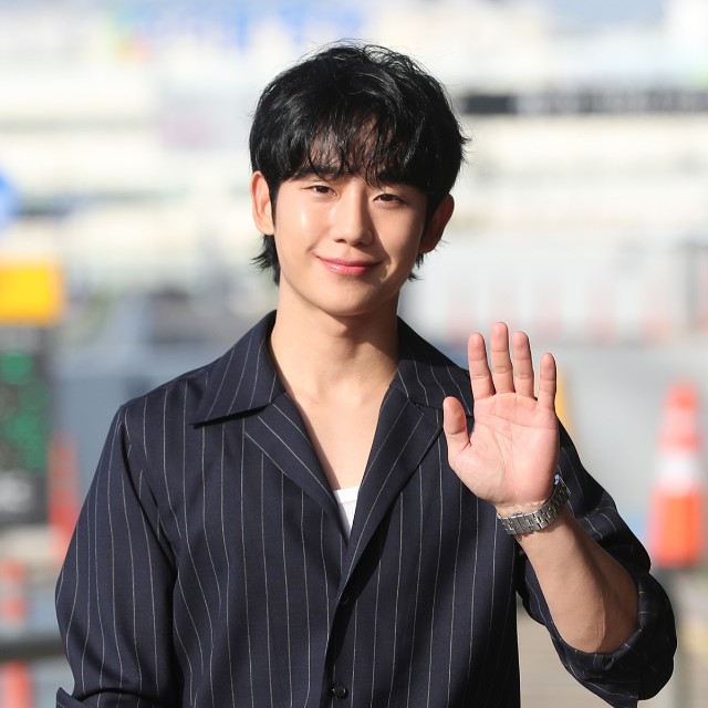 Jung Hae-in, The Man Who Brightens Up the Morning