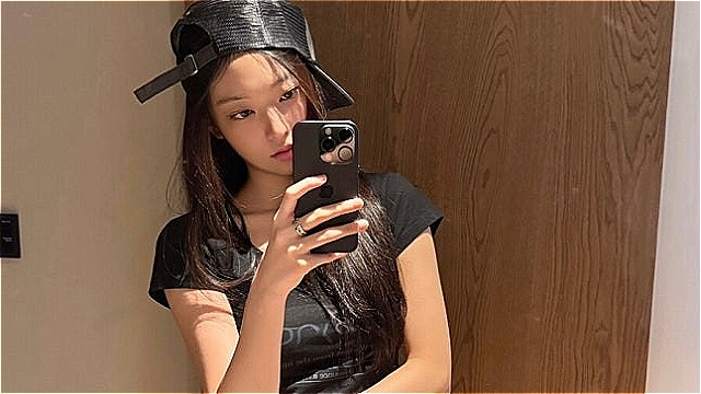 '컴백 준비' 뉴진스 해린, 생일 맞아 근황 공개&hellip;성숙해진 분위기