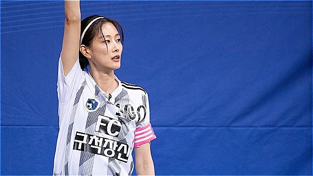 "유니폼에 '꼴찌' 새길 팀은?"&hellip;'골때녀' 구척장신vs원더우먼, 사생결단 혈투
