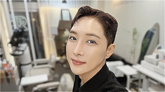 '뷰티 크리에이터' 김기수, 유튜브 접고 헤어디자이너 됐다