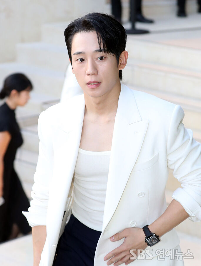 Jung Hae-in Captivates with His Charm