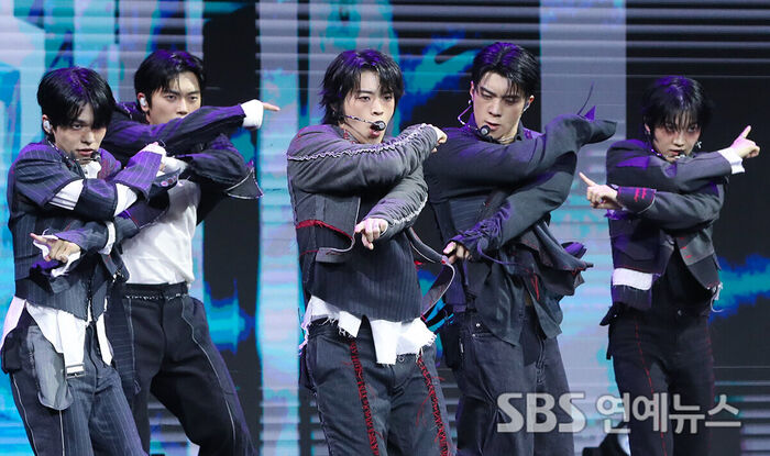 ONF Delivers an Intense Performance of 'Open the Door'