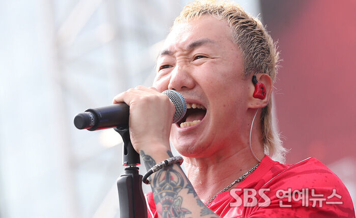 NoBrain Performs at World Cup Cheering Event: "Let's Go, South Korea!"