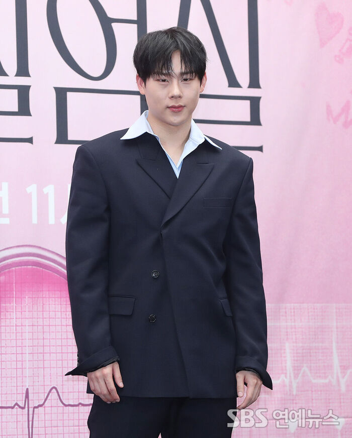MONSTA X’s JOOHONEY Asks Fans to Look Forward to 'The Love Lab'