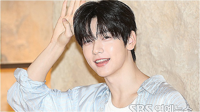 TOMORROW X TOGETHER SOOBIN Stuns at Fashion Brand Photo Call in Seoul