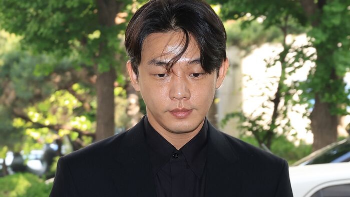 '집행 유예' 유아인, '호프' 시사회 참석&hellip;복귀 시동