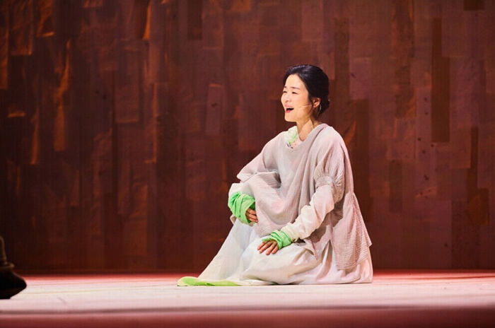 Lee Ja-ram Bids Farewell to This Season of Seopyeonje: Only Two Performances Left