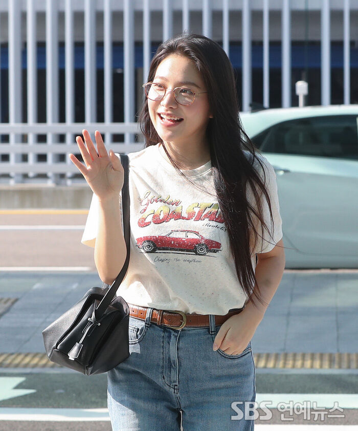 Red Velvet's YERI Heads to Phu Quoc for Magazine Photoshoot