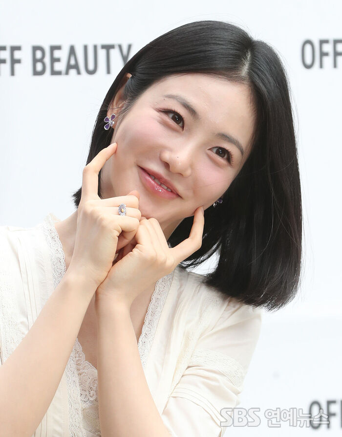 Shin Ye Eun Radiates Fresh Energy at Beauty Outlet Event