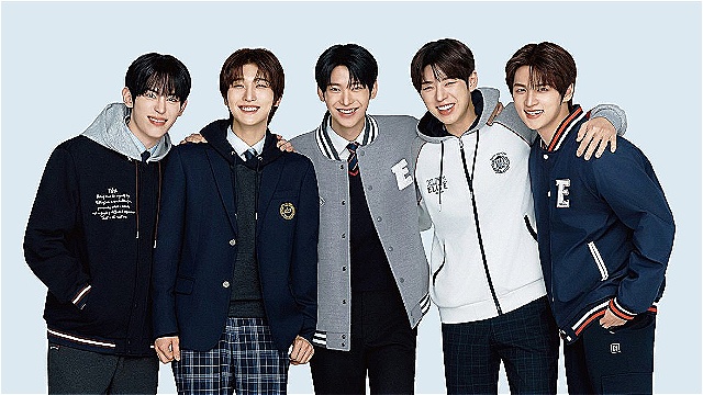 나우즈, 보이그룹의 로망 이뤘다…데뷔 첫 교복 모델 발탁