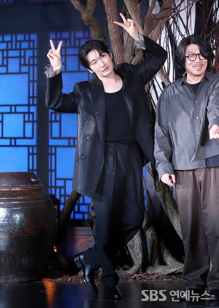 Cho Seung-woo Strikes a Signature Pose at the Netflix Series 'The East Palace' Press Conference