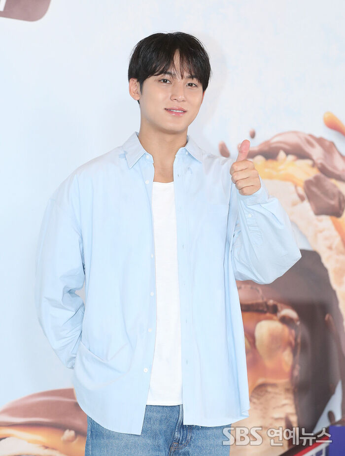 SEVENTEEN MINGYU Brings Refreshing Vibes to Beat the Summer Heat