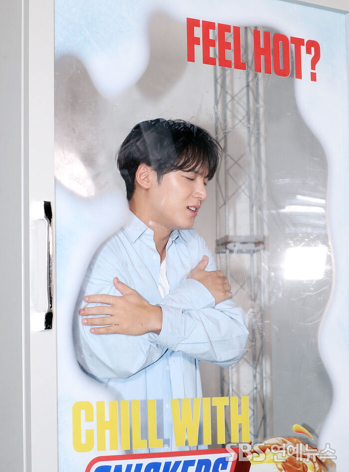 SEVENTEEN MINGYU Escapes the Heat in a Freezer