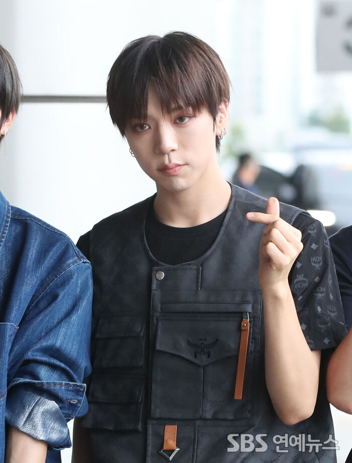 NouerA HYUNJUN Strikes a 'Charismatic Chic Heart' Pose