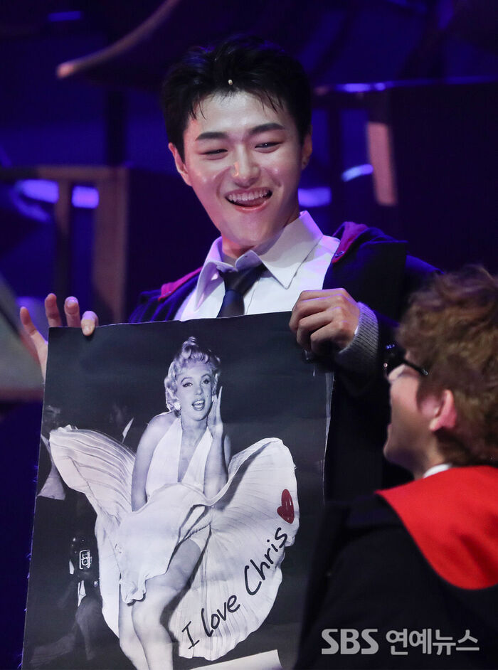 Lee Tak-su, Son of Actor Lee Jong-hyuk, Makes His Acting Debut in 'Dead Poets Society'
