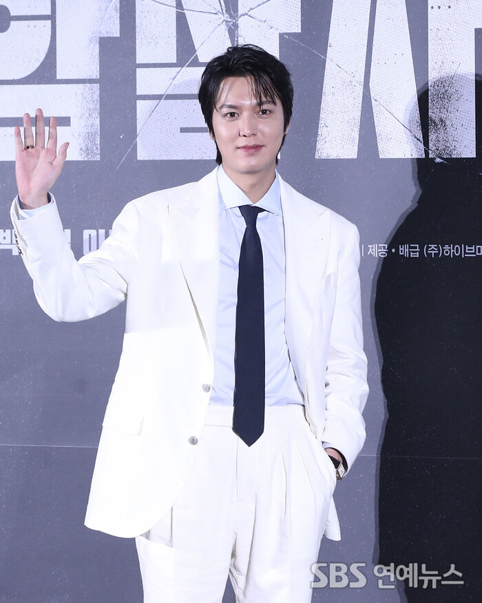 Lee Minho Lights Up the Cinema in a White Suit at 'The Assassin(s)' Press Conference