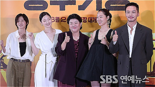 '경주기행', 박스오피스 3위로 출발…'오디세이' 질주에 틈이 없네
