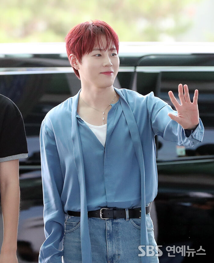 Wanna One's HA SUNGWOON Rocks Denim-on-Denim and Bold Red Hair for 'KCON LA 2026' Departure
