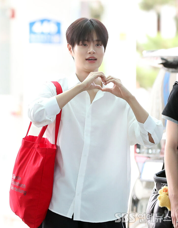 Wanna One's LEE DAE HWI, 'Heading Out with Hearts'