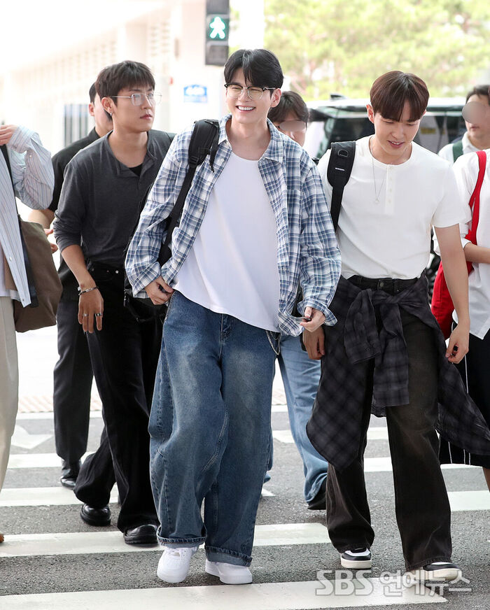 Wanna One's ONG SEONG WU Heads to LA for 'KCON LA 2026'