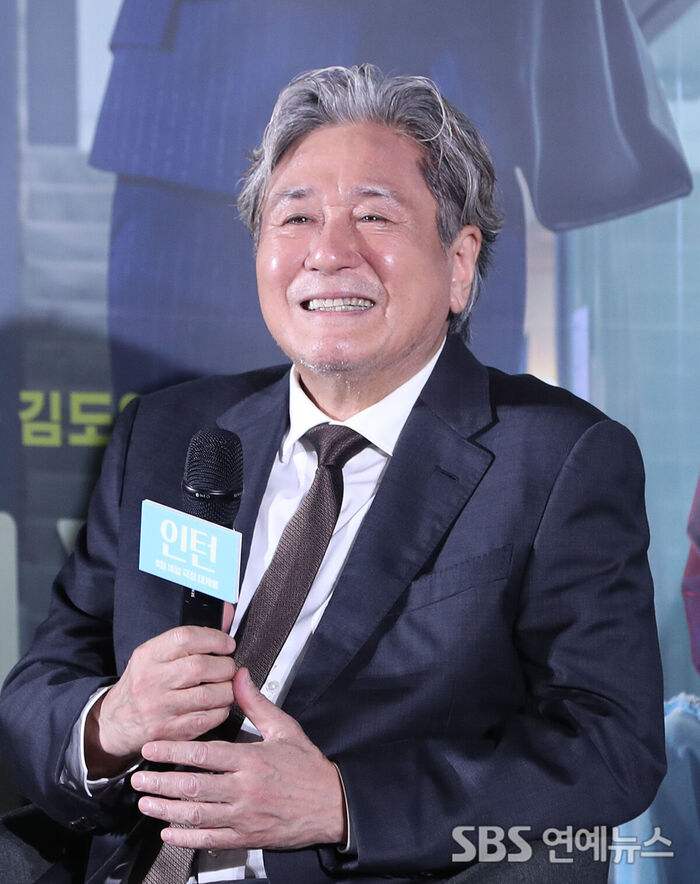 Choi Minsik Brings Joyful Energy at 'The Intern' Press Conference