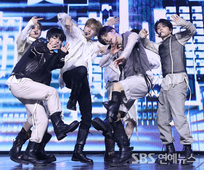 ALPHA DRIVE ONE Brings Intense Sound and Performance with 'UNBREAKABLE : 少年BEAST' Showcase