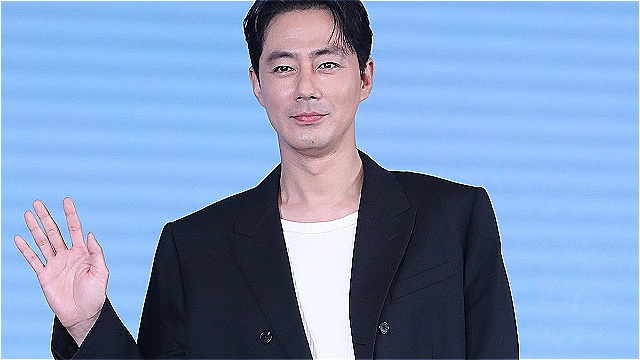 Zo In-sung Steps Out as Sang-woo for 'Possible Love' Press Conference