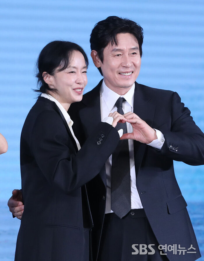 Sul Kyung-gu and Jeon Do-yeon (Photo provided by Getty Images Korea)