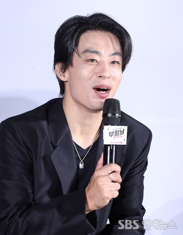 Koo Kyo-hwan Returns in 'REAWAKEN MAN: THE RED'