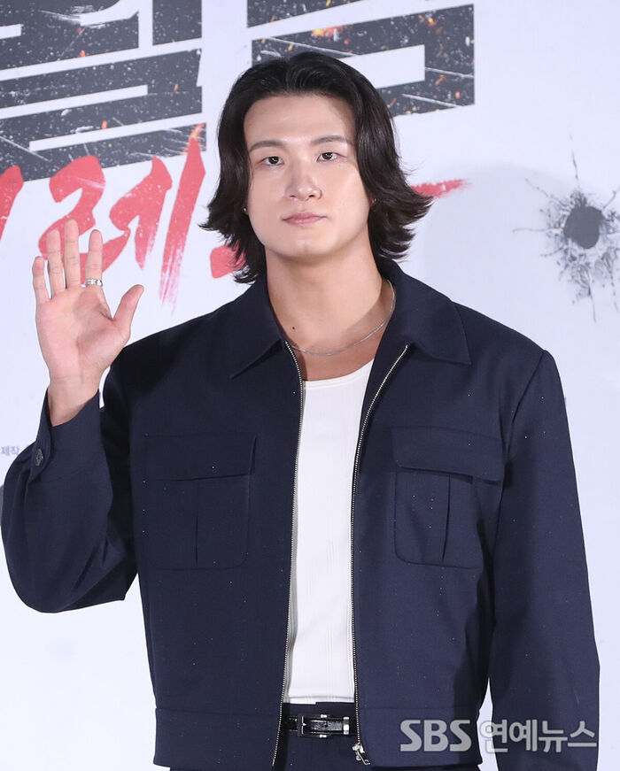 Shin Seungho Brings Charismatic Energy to 'REAWAKEN MAN: THE RED' Press Conference