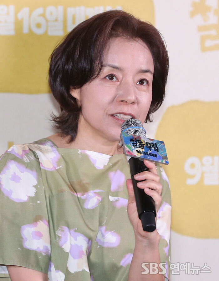 Yang Mal-bok Greets Fans at 'Coming of Age' Press Event