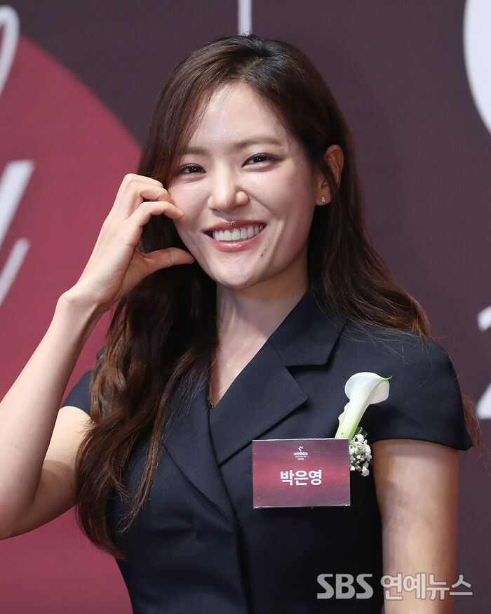 Chef Park Eun-young's Lovely Heart at the 'Brand of the Year Awards' Photocall